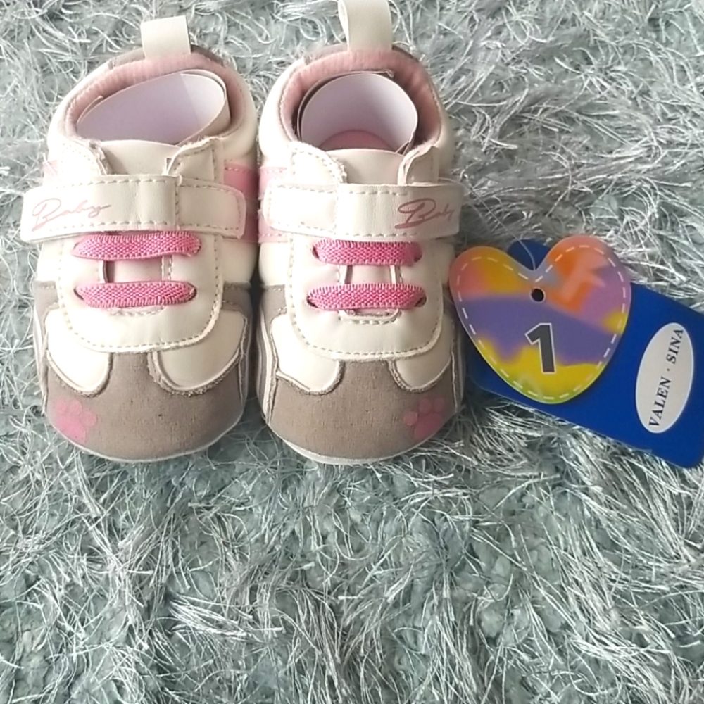 Brand new crib shoes